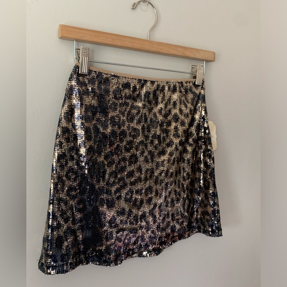 NWT Altar’d State Sequin Leopard Gold Black Mini Skirt Animal Print XS - Picture 3 of 10